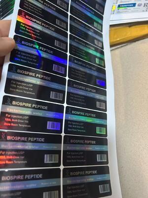 Flaschenetiketten mit glänzendem Effekt