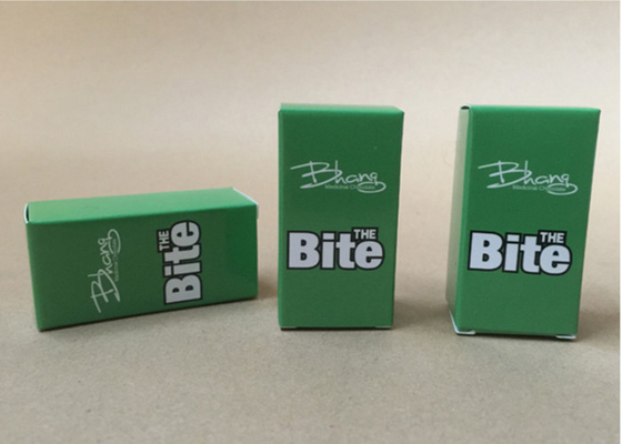 Geben Sie Phiolen-die Kästen des Entwurfs-10ml frei, die farbenreichen Hintergrund mit weißem Logo verpacken